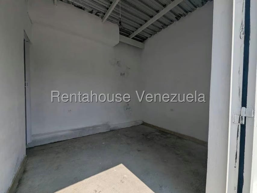 Comercial (Local Comercial) en Alquiler en El Recreo, Lara - 16