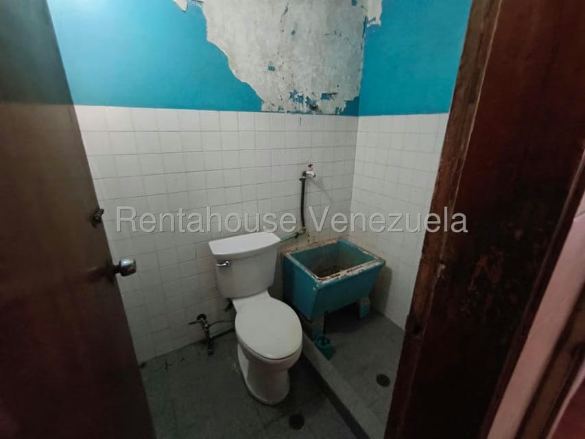 Comercial (Edificio) en Venta en Punto Fijo, Falcon - 16