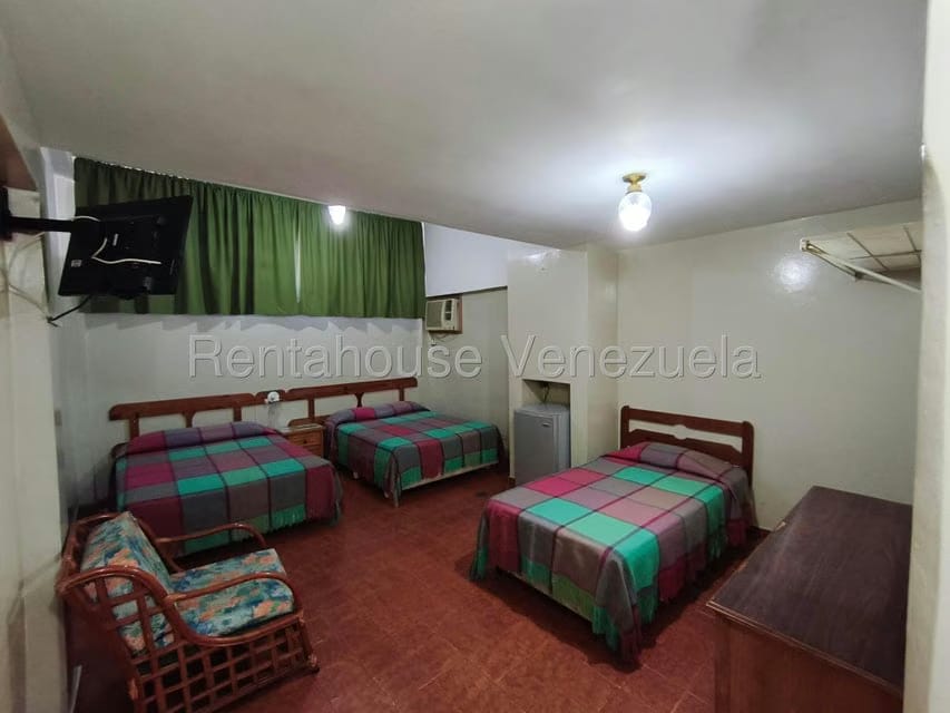 Comercial (Edificio) en Venta en Punto Fijo, Falcon - 66