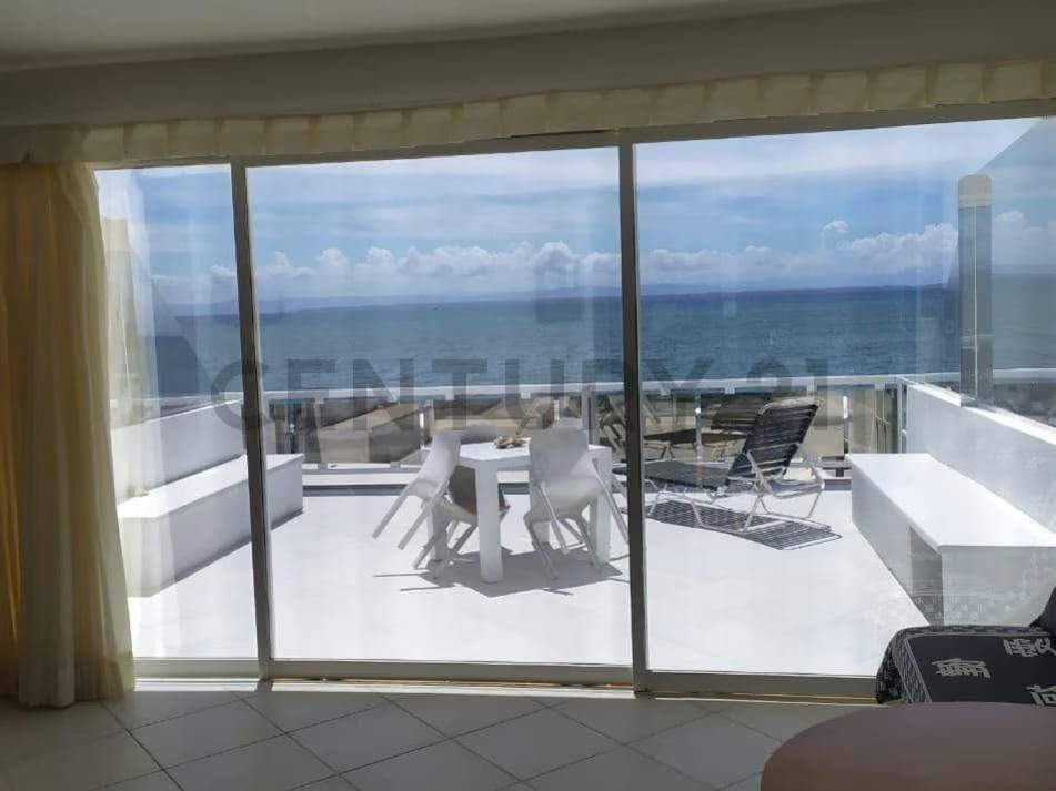 Edificio Tacamajaca Ubicado en Playa el Yaque. se venden por separado - 12