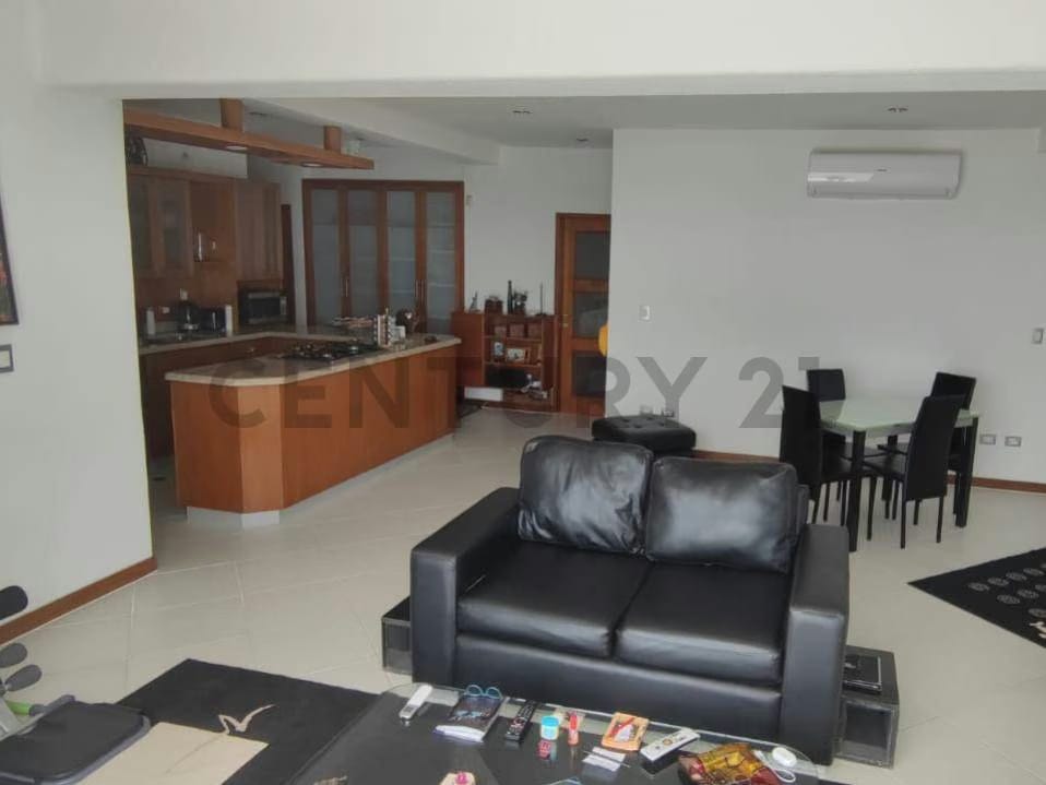 Edificio Tacamajaca Ubicado en Playa el Yaque. se venden por separado - 10