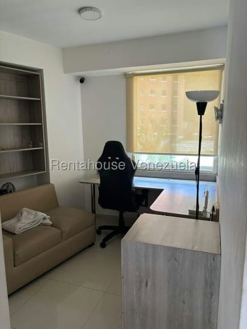 Apartamento (1 Nivel) en Alquiler en La Boyera, Distrito Metropolitano - 11