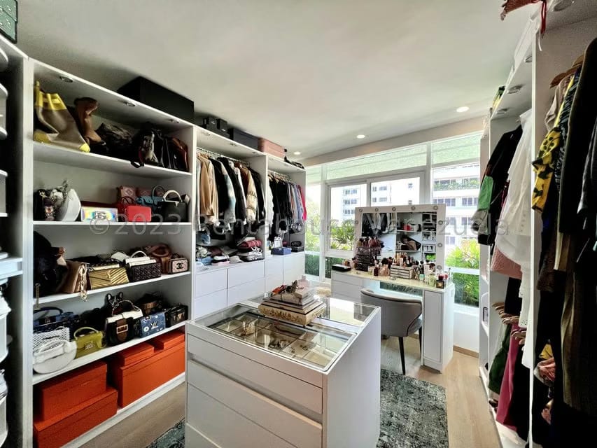 Apartamento (1 Nivel) en Venta en Campo Alegre, Distrito Metropolitano - 32