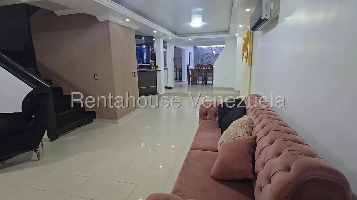 Townhouse (Duplex) en Venta en Villa Roca, Lara - 3