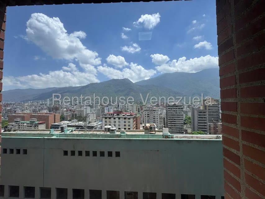 Apartamento (1 Nivel) en Alquiler en Sabana Grande, Distrito Metropolitano - 2