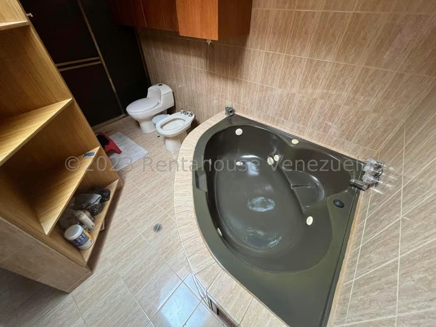 Casa (Multipes Niveles) en Venta en El Hatillo, Distrito Metropolitano - 25