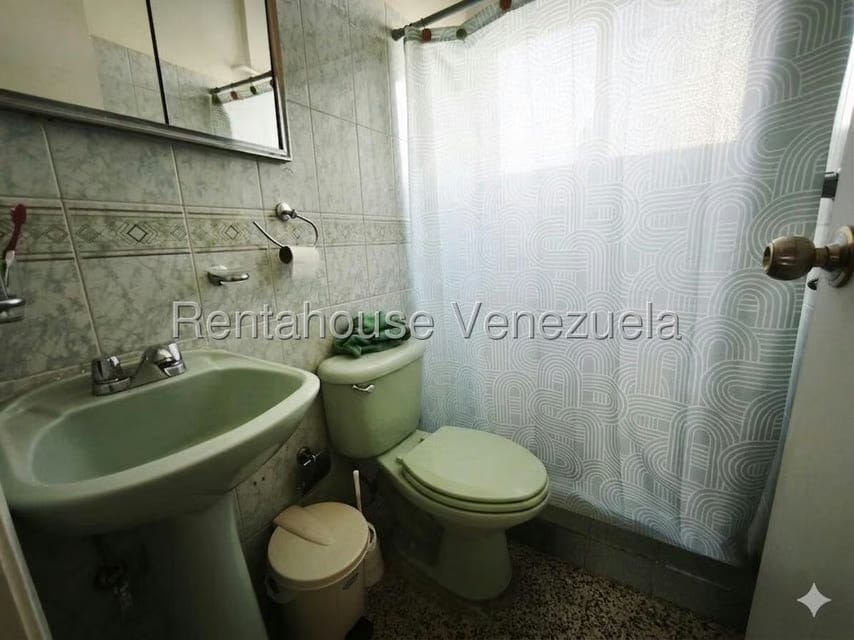 Apartamento (1 Nivel) en Alquiler en Los Caobos, Distrito Metropolitano - 12