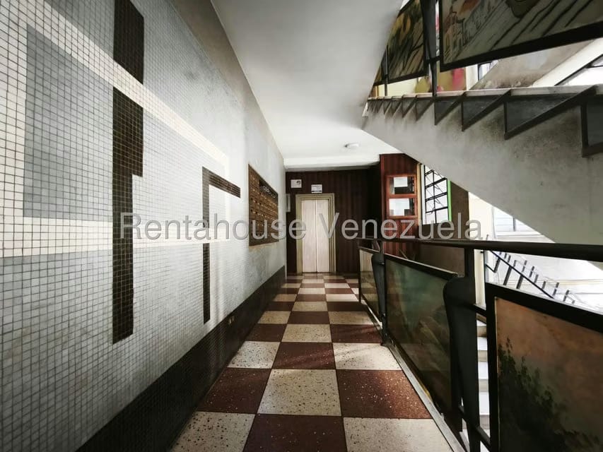 Apartamento (1 Nivel) en Alquiler en Los Caobos, Distrito Metropolitano - 3