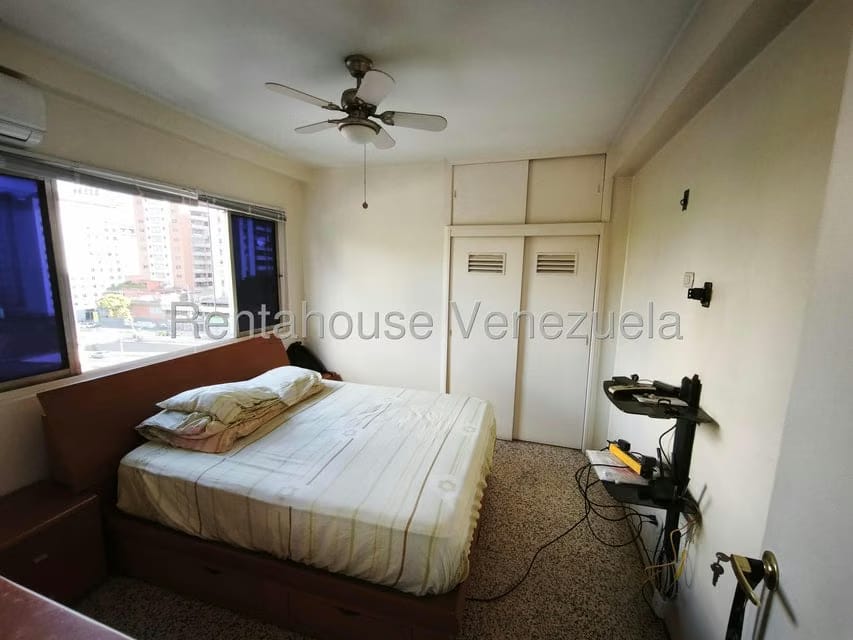 Apartamento (1 Nivel) en Alquiler en Los Caobos, Distrito Metropolitano - 8