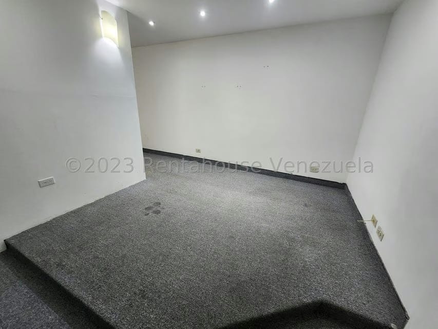 Comercial (Local Comercial) en Alquiler en Lomas de La Trinidad, Distrito Metropolitano - 3