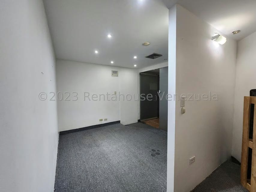 Comercial (Local Comercial) en Alquiler en Lomas de La Trinidad, Distrito Metropolitano - 4