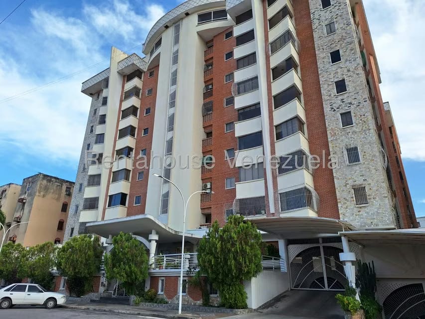 Apartamento (1 Nivel) en Venta en Avenida Fuerzas Aereas, Aragua - 63