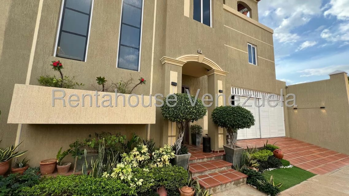 Townhouse (Multiples Niveles) en Venta en Lago Mar Beach, Zulia - 2