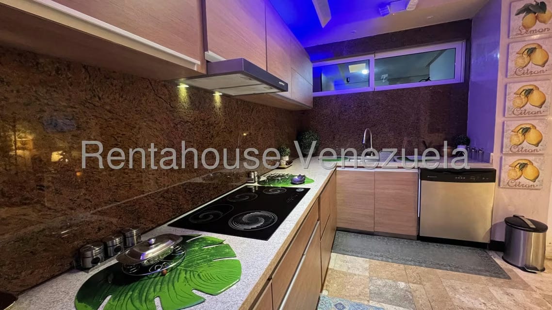 Townhouse (Multiples Niveles) en Venta en Lago Mar Beach, Zulia - 11