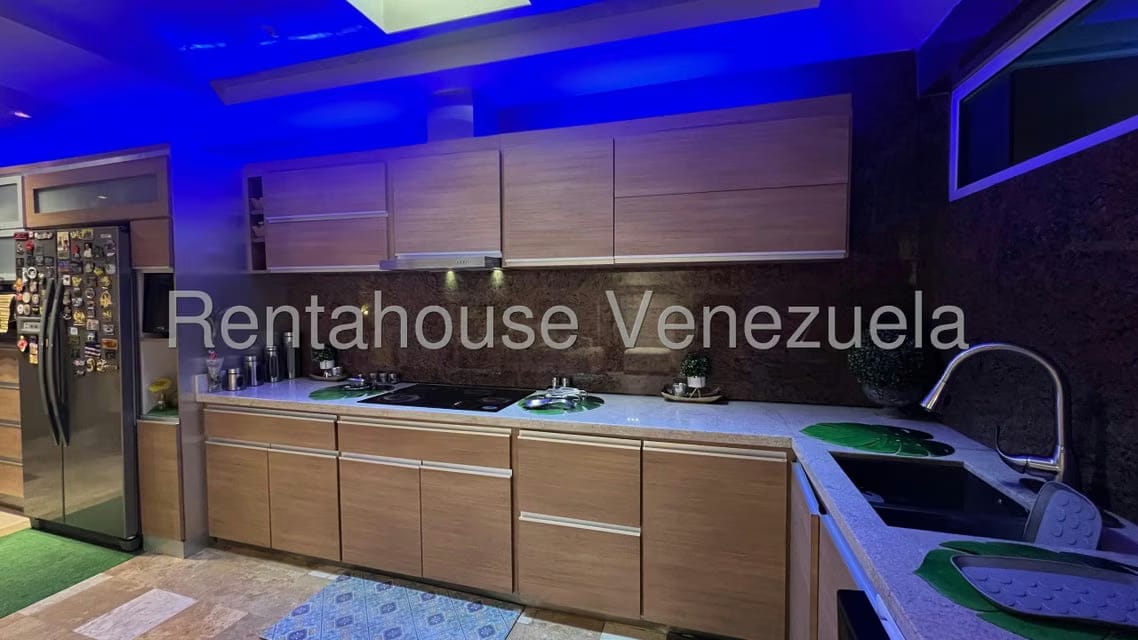 Townhouse (Multiples Niveles) en Venta en Lago Mar Beach, Zulia - 13