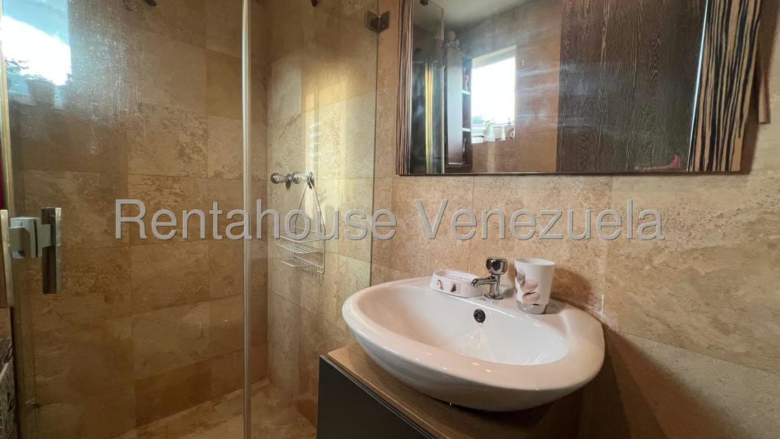 Townhouse (Multiples Niveles) en Venta en Lago Mar Beach, Zulia - 29