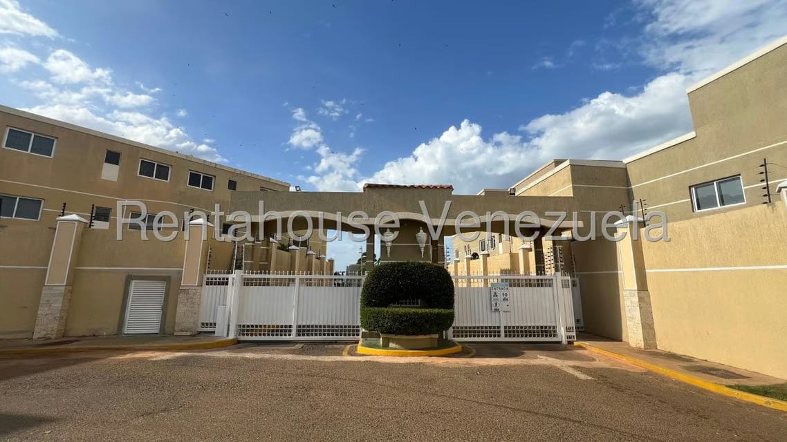 Townhouse (Multiples Niveles) en Venta en Lago Mar Beach, Zulia - 51