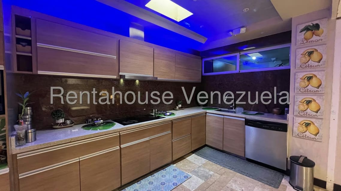 Townhouse (Multiples Niveles) en Venta en Lago Mar Beach, Zulia - 10