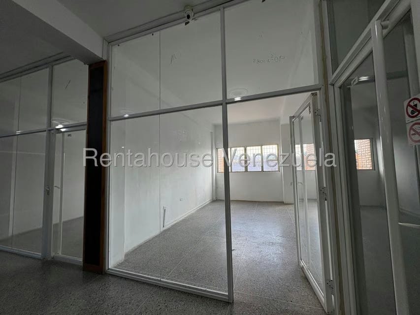 Comercial (Local Comercial) en Alquiler en Parroquia Juan de Villegas, Lara - 5