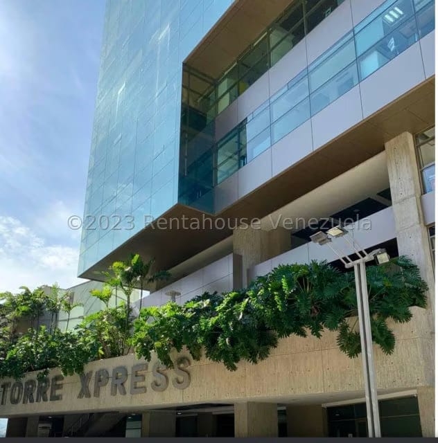 Comercial (Local Comercial) en Venta en Macaracuay, Distrito Metropolitano - 2