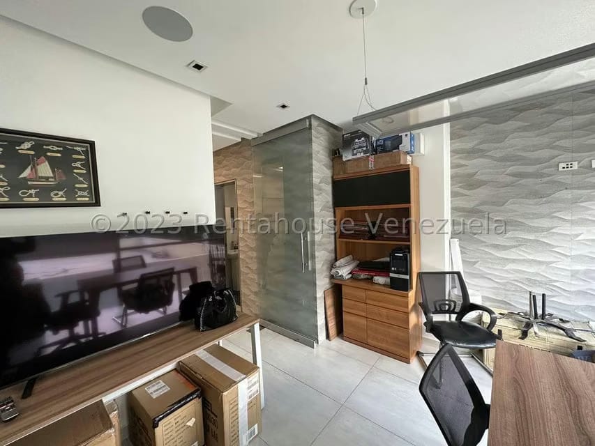 Comercial (Local Comercial) en Venta en Macaracuay, Distrito Metropolitano - 24