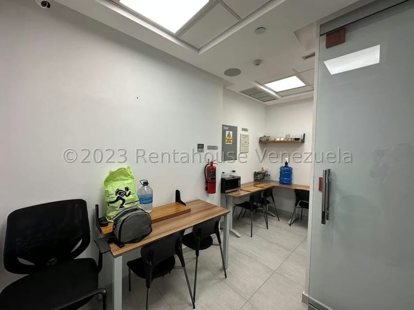 Comercial (Local Comercial) en Venta en Macaracuay, Distrito Metropolitano - 25