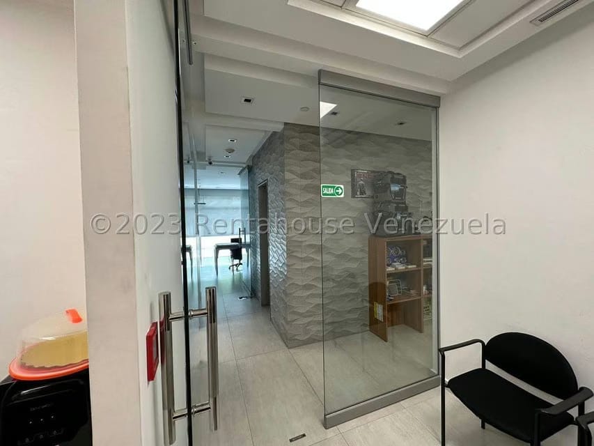 Comercial (Local Comercial) en Venta en Macaracuay, Distrito Metropolitano - 27