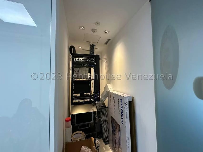 Comercial (Local Comercial) en Venta en Macaracuay, Distrito Metropolitano - 28