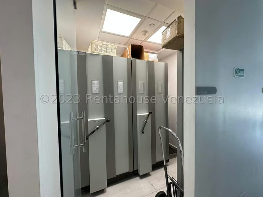 Comercial (Local Comercial) en Venta en Macaracuay, Distrito Metropolitano - 30