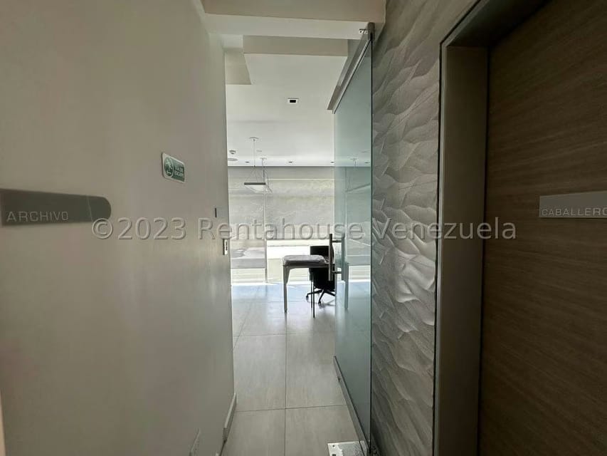 Comercial (Local Comercial) en Venta en Macaracuay, Distrito Metropolitano - 31