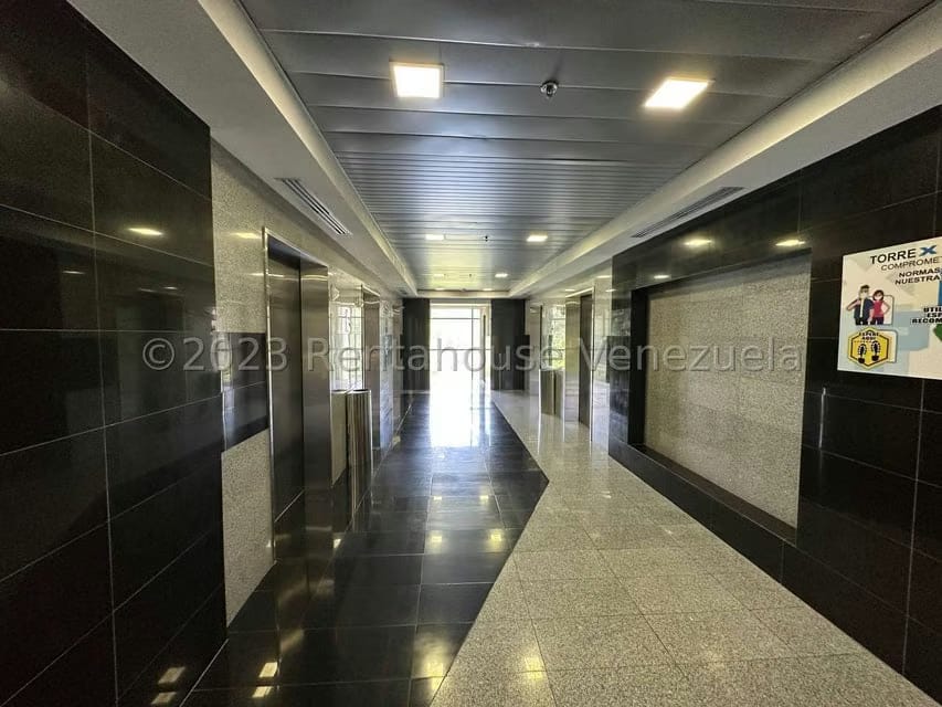 Comercial (Local Comercial) en Venta en Macaracuay, Distrito Metropolitano - 8