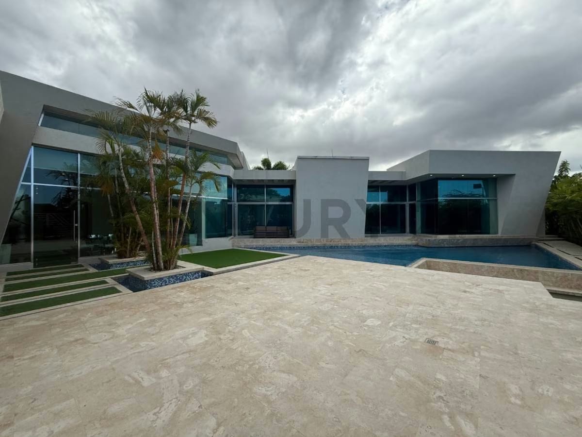 EN VENTA CASA VILLA EN C R LAS VILLAS LECHERIA