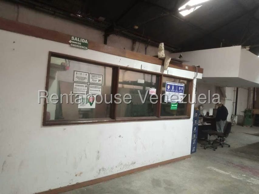 Comercial (Local Comercial) en Venta en Puente Hierro, Distrito Metropolitano - 2