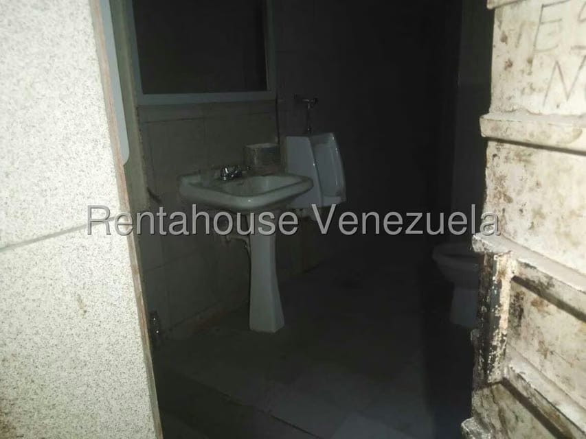 Comercial (Local Comercial) en Venta en Puente Hierro, Distrito Metropolitano - 11