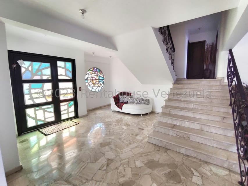 Casa (Multipes Niveles) en Venta en Los Naranjos del Cafetal, Distrito Metropolitano - 2