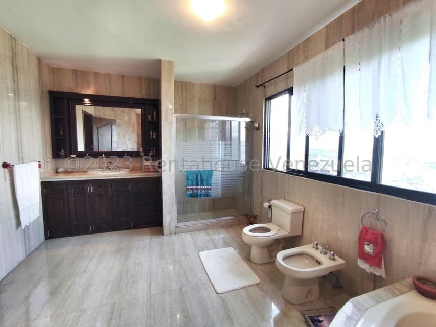 Casa (Multipes Niveles) en Venta en Los Naranjos del Cafetal, Distrito Metropolitano - 15