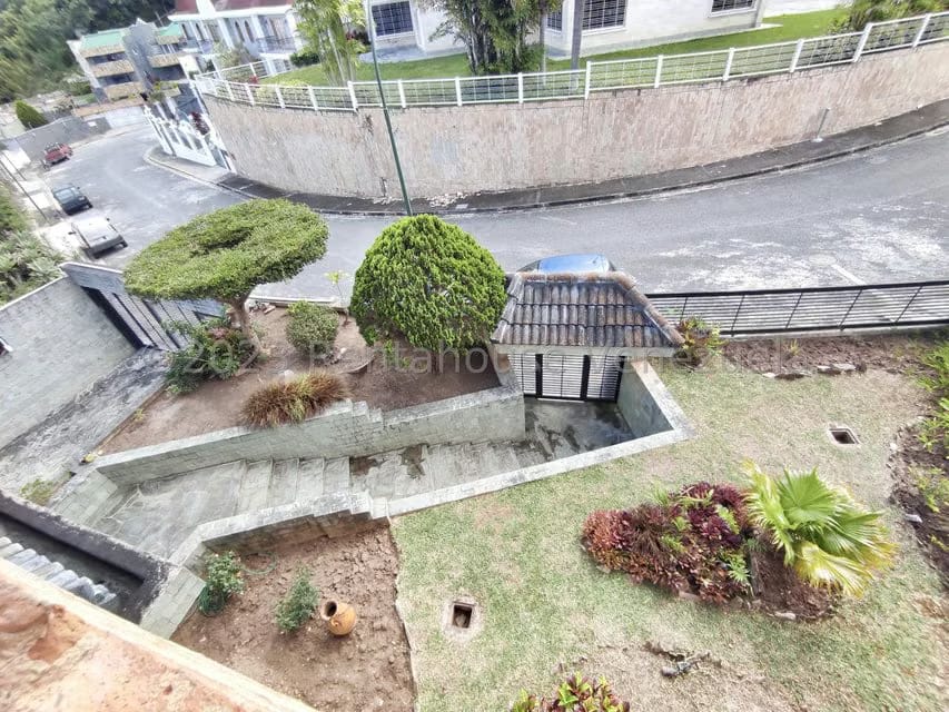 Casa (Multipes Niveles) en Venta en Los Naranjos del Cafetal, Distrito Metropolitano - 32