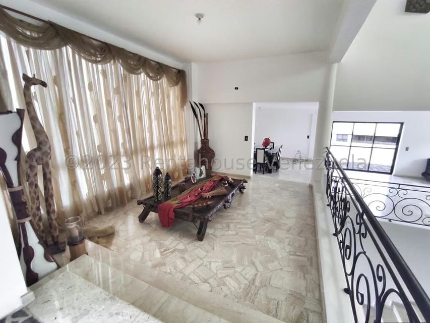 Casa (Multipes Niveles) en Venta en Los Naranjos del Cafetal, Distrito Metropolitano - 8
