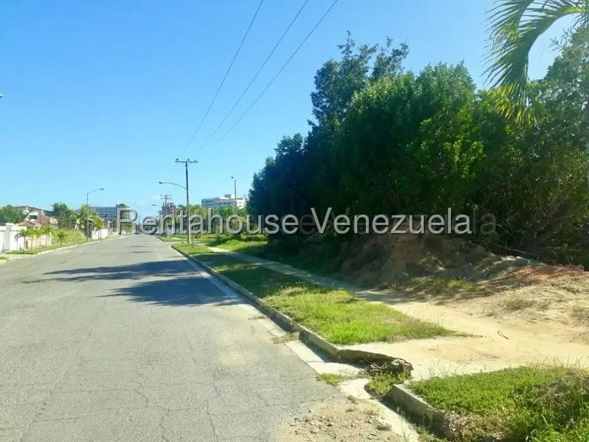 Terreno (Residencial) en Venta en Puerto Encantado, Miranda - 3
