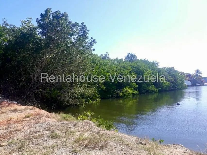 Terreno (Residencial) en Venta en Puerto Encantado, Miranda - 4