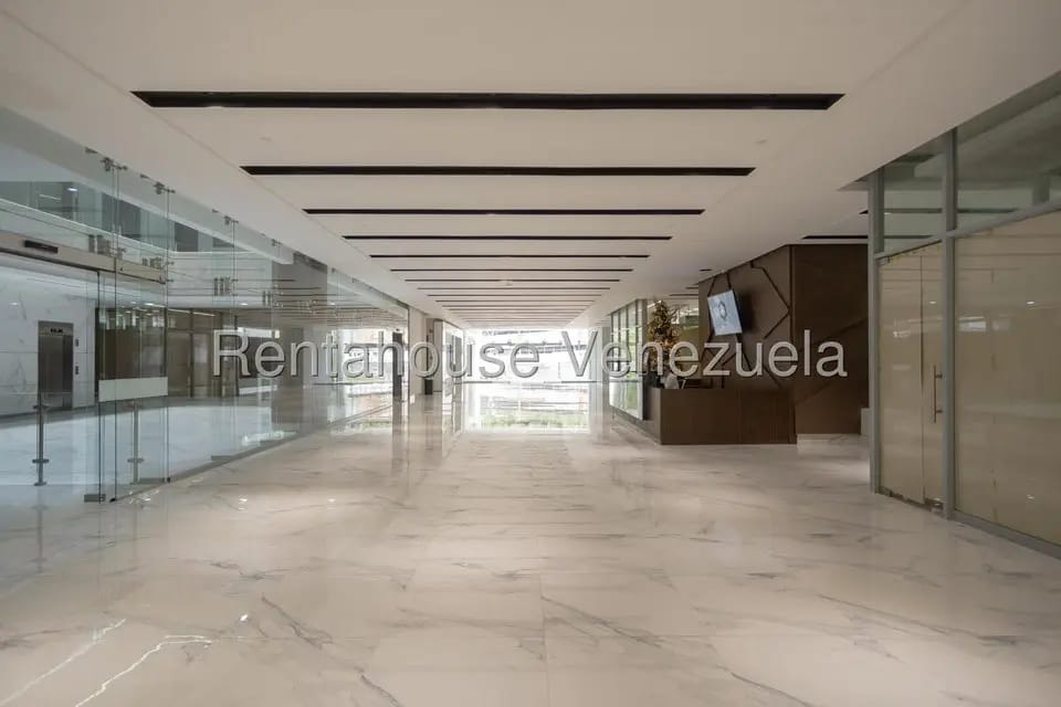 Comercial (Oficina) en Alquiler en Los Naranjos del Cafetal, Distrito Metropolitano - 3