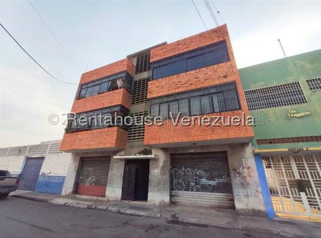Comercial (Local Comercial) en Venta en Centro, Lara - 2