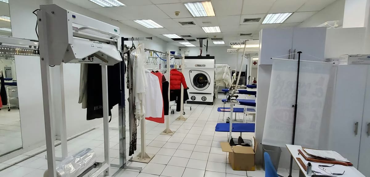 Comercial (Local Comercial) en Venta en Los Samanes, Distrito Metropolitano - 3