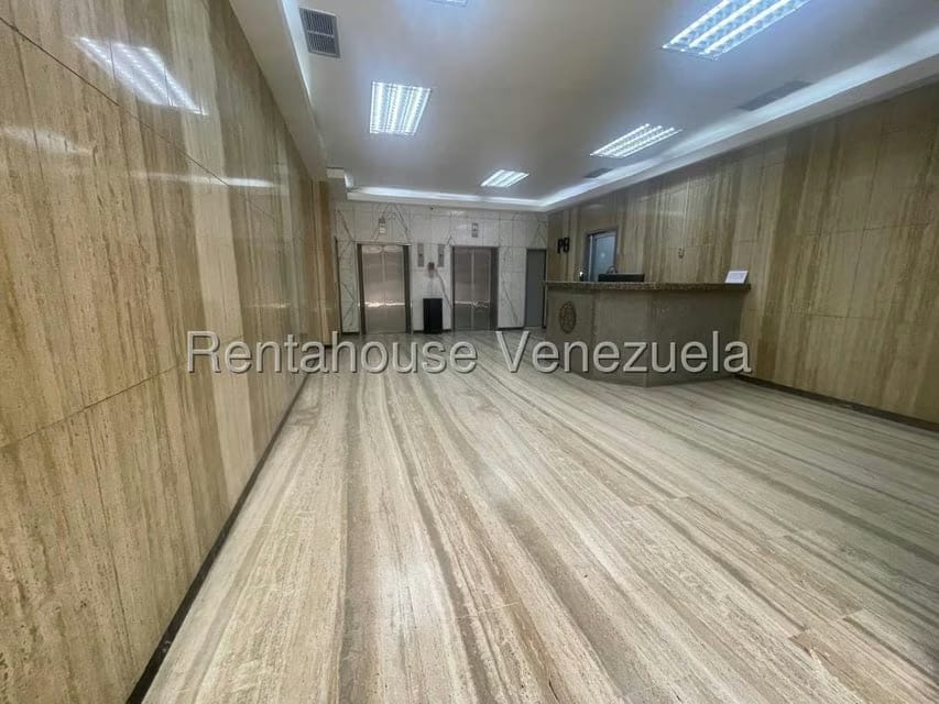 Comercial (Oficina) en Alquiler en El Rosal, Distrito Metropolitano - 2