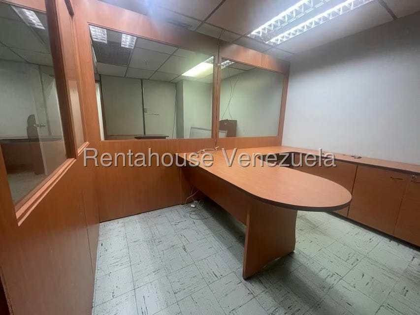 Comercial (Oficina) en Alquiler en El Rosal, Distrito Metropolitano - 12