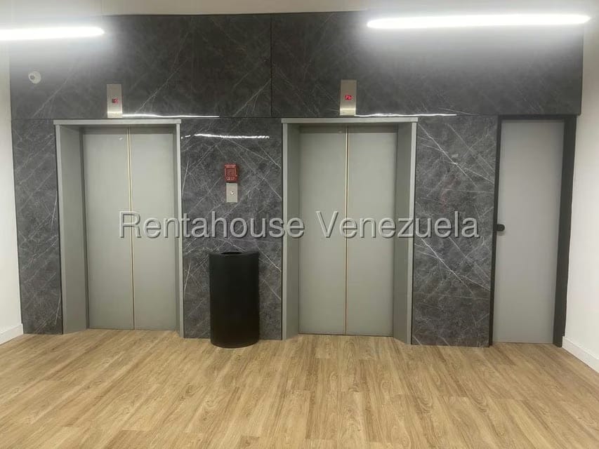 Comercial (Oficina) en Alquiler en El Rosal, Distrito Metropolitano - 3