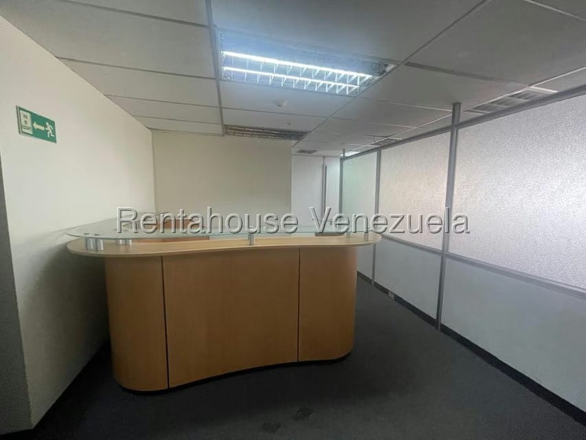 Comercial (Oficina) en Alquiler en El Rosal, Distrito Metropolitano - 4