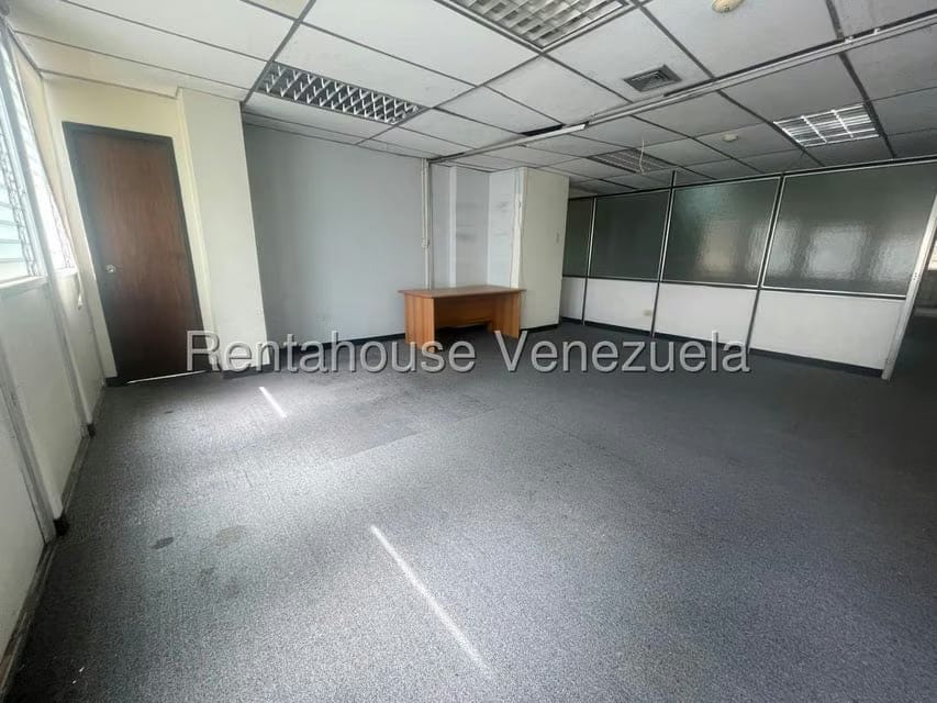 Comercial (Oficina) en Alquiler en El Rosal, Distrito Metropolitano - 9