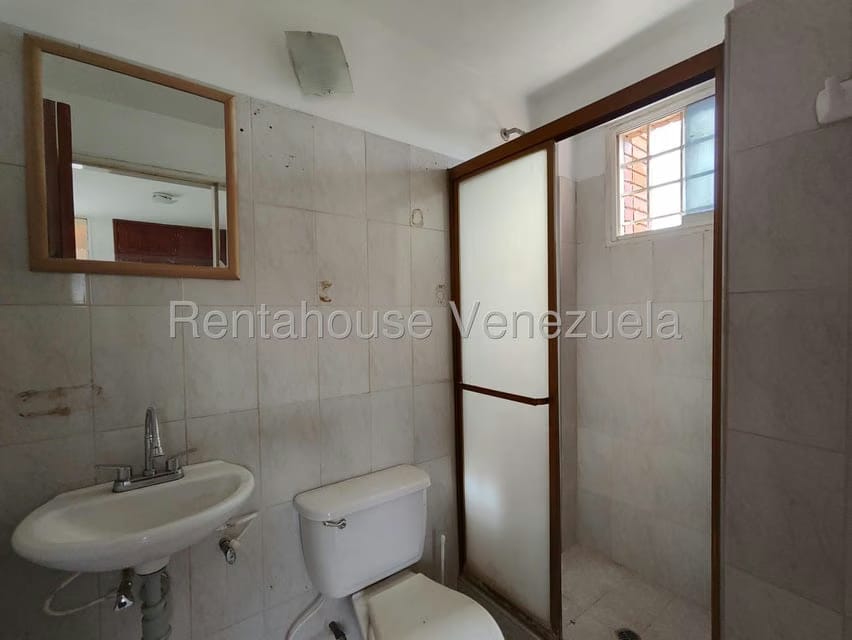 Apartamento (1 Nivel) en Alquiler en Roca Terra, Lara - 16