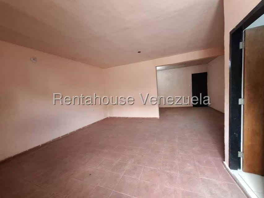 Comercial (Local Comercial) en Alquiler en Parroquia Juan de Villegas, Lara - 11